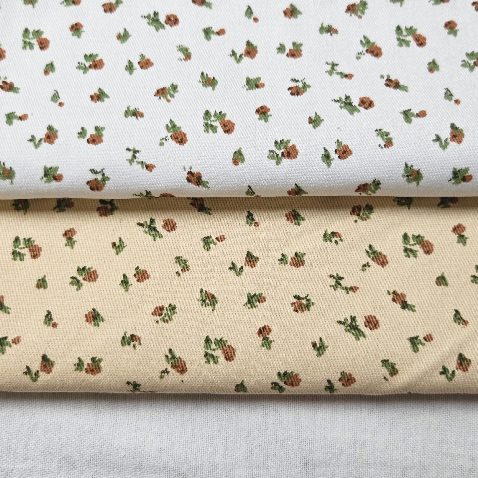 Washed Twill Cotton Woven Fabric with Small Floral Print for Jackets, Pants, Bags, Boxes, and Tablecloths