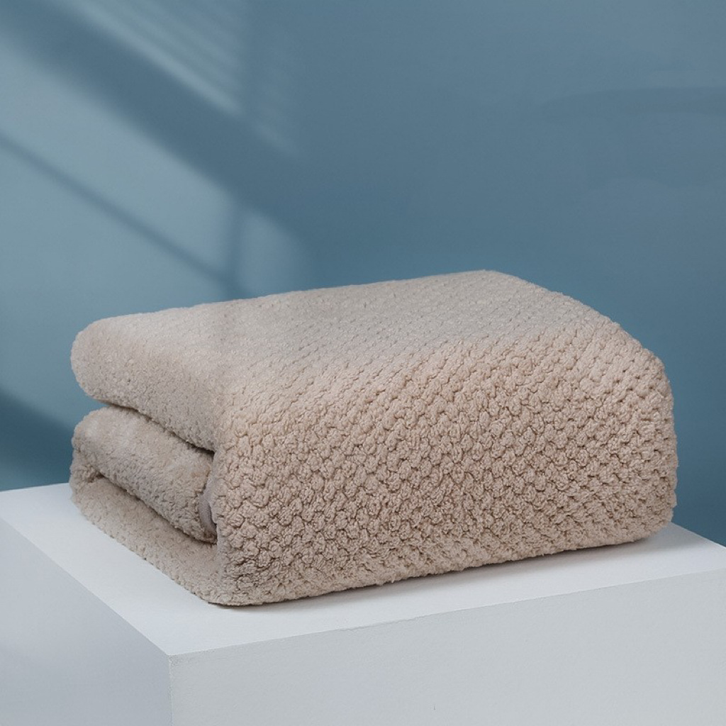 Picture of Coral Fleece Bath Towel Pineapple Big Bath Towel Thickened Shake Tone Same Style Beach Towel Absorbent Household Adult Bath Towel