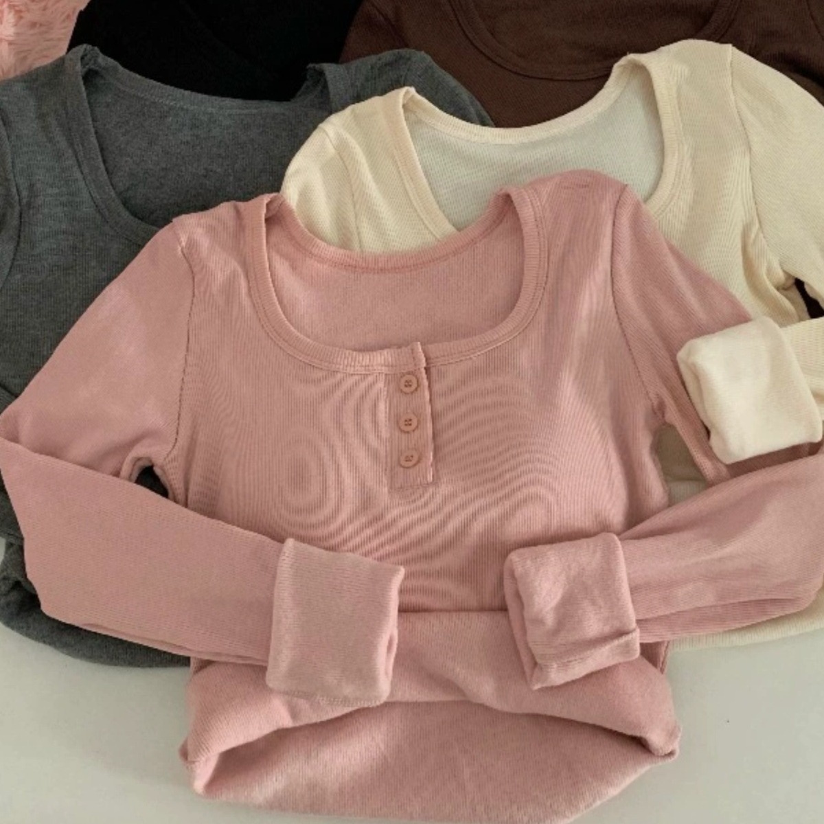 Picture of Velvet Pink Base Shirt Square Collar Shoulder fleece-lined T-shirt Women's Autumn and Winter Slim-fit Warm-keeping Short Long-sleeved Inner Top