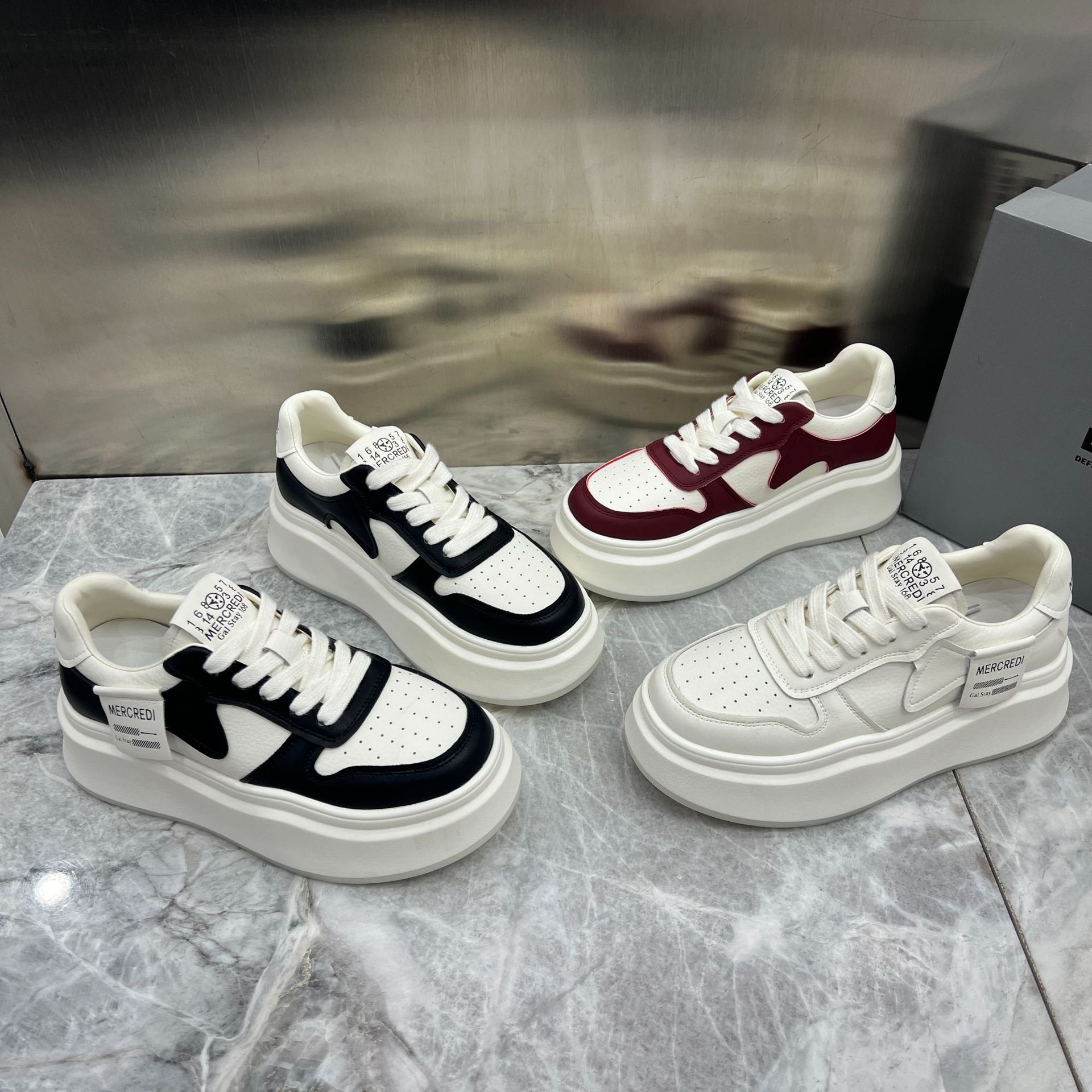 Thick Sole White Shoes Women's 2024 New Explosions Genuine Leather Fashion All-Match Small Chanel Style Increased Leisure Sports Board Shoes