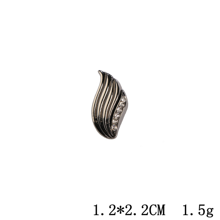 Picture of Popular Men's Suit Brooch Jewelry Retro Relief Badge Business Formal Collar Pin Wedding Groom Suit Decoration