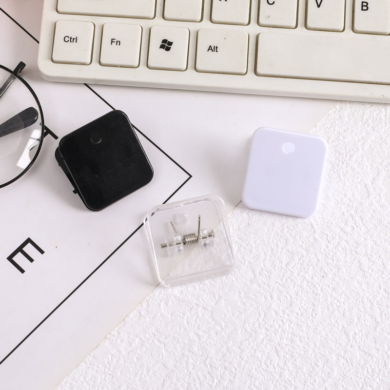 Picture of Manufacturer Wholesale Acrylic Square Clips for Organizing and Storing Office Study Materials and Test Papers on the Desktop