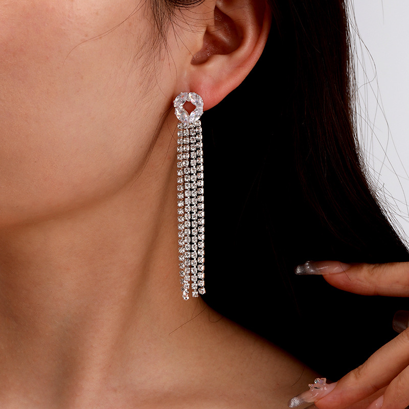 Super flash claw chain European and American exaggerated earrings zircon earrings square diamond rhinestone long tassel banquet jewelry