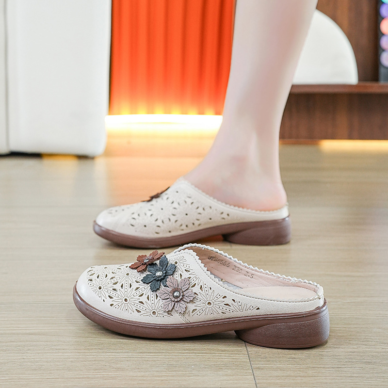 Hollow Slippers for Women, Mom's Shoes, Casual and Fashionable Summer Non-Slip Flat-Soled Retro Sandals, Women's Toe-Cap Slippers