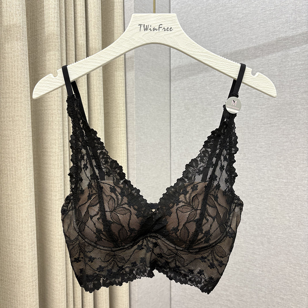 Picture of French fairy V-neck lace underwear women's elegant and light back wrap chest gathering thin breathable sexy bras