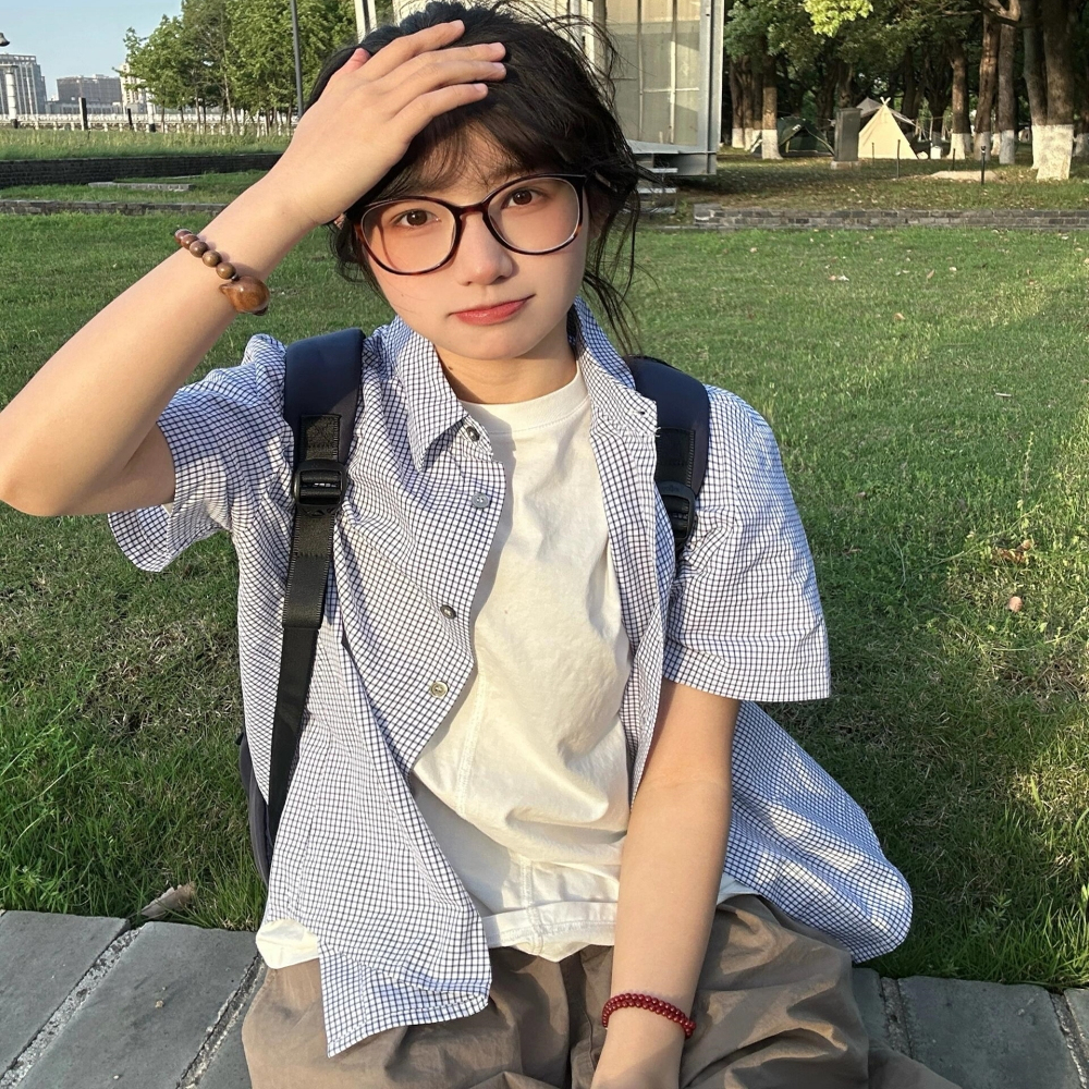 2025 Summer French Plaid Blue Short Sleeve Shirt Women's Popular Casual Plaid Shirt Commuting Cardigan Shirt Women