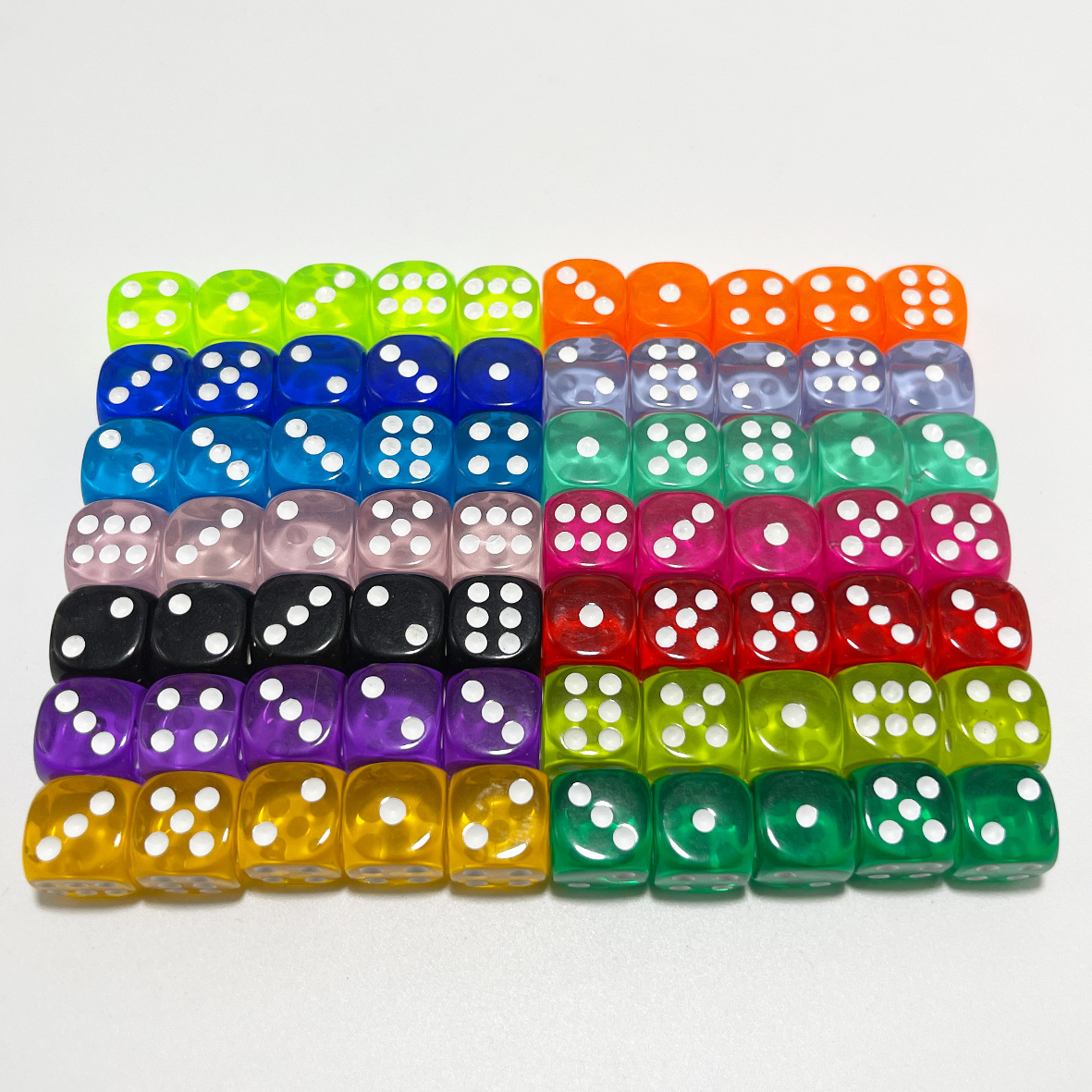 Picture of Yiwu Dege leisure and entertainment wholesale 14mm14mm 14 transparent crystal color dice color dice