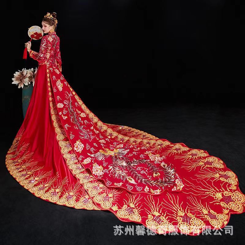 Big tail show and grass suit bride, 23 years of new ancient suit, luxurious Chinese wedding dress, long shawl, wind female peacock, flying southeast