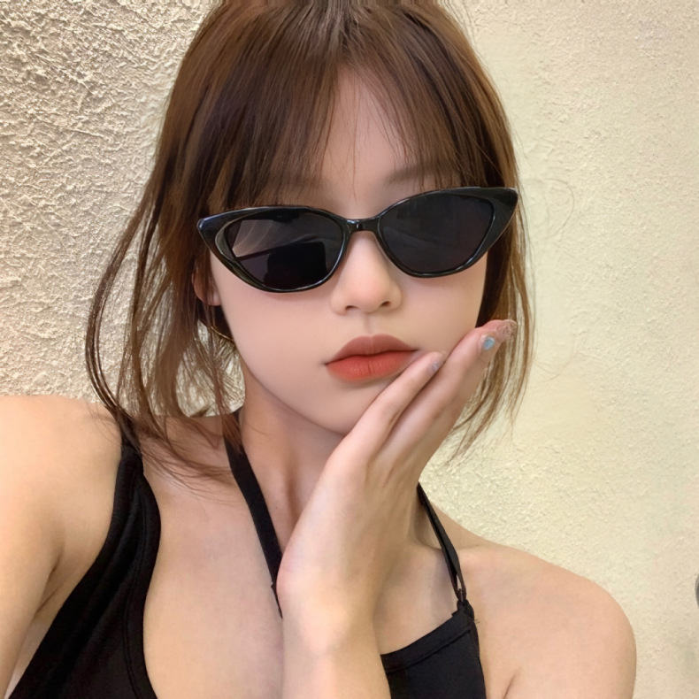 Picture of Pink Cat's Eye Sunglasses Women's Tea-colored Summer High-end New Style Sunglasses Men's Sunscreen Internet Popular Retro Fashionable Glasses