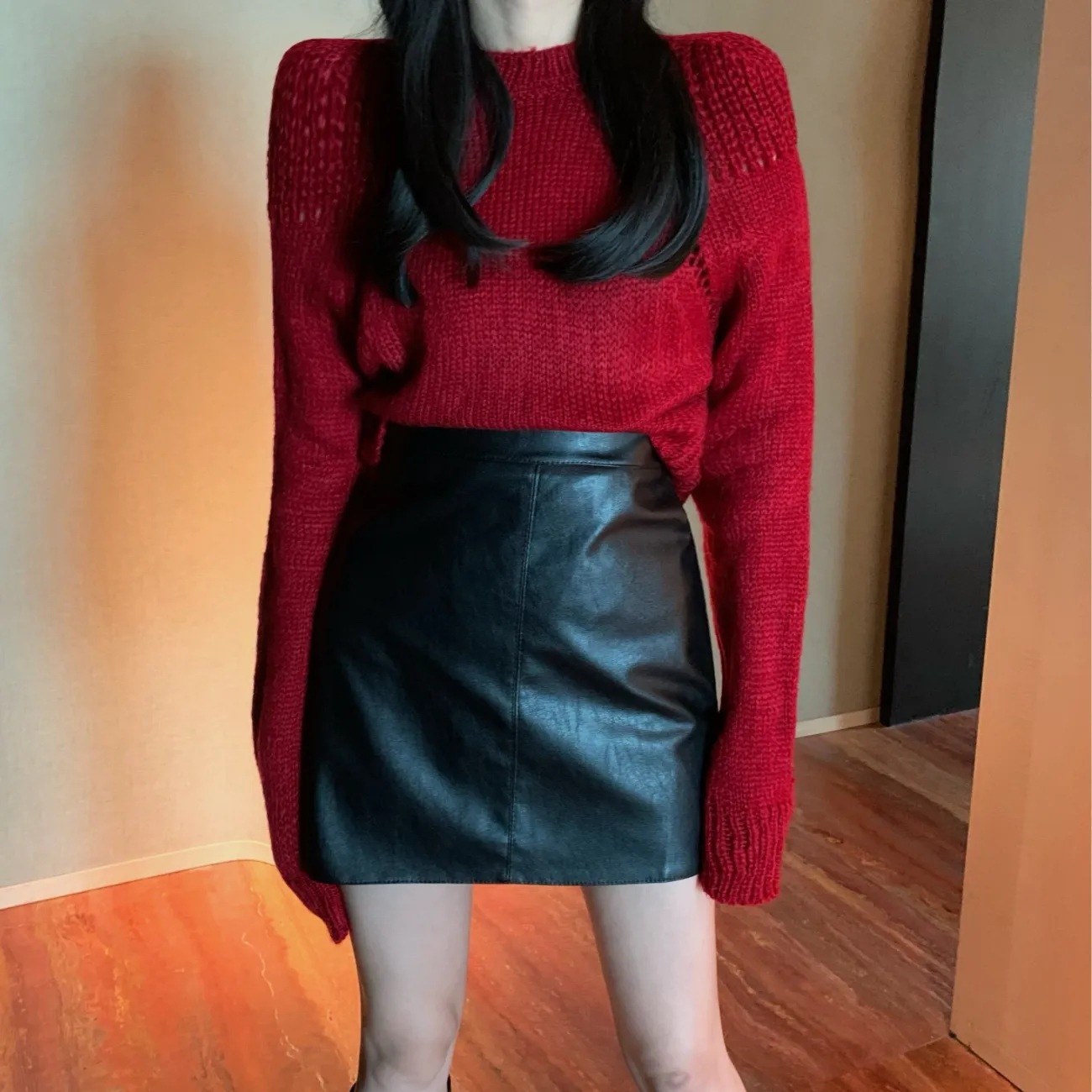 2023 Autumn and Winter Black PU Leather Skirt Skirt Women's New Anti-walking Short Skirt High Waist Hip Covering A- line Hip Skirt