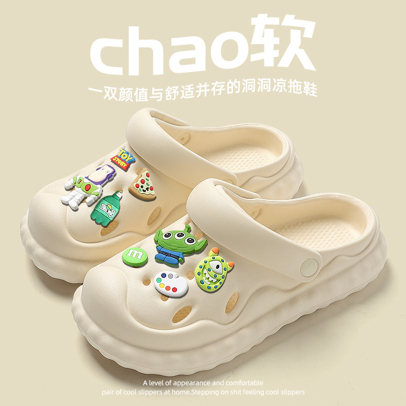 Picture of New Croc Shoes Women's 2025 Summer Outerwear Thick-Soled Internet Celebrity Beach Shit-Feeling Baotou Half Sandals Women's Summer