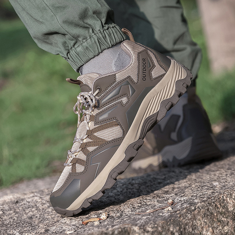 Picture of New outdoor sports hiking shoes non-slip wear-resistant fashion camping hiking shoes men's anti-collision breathable climbing shoes for women