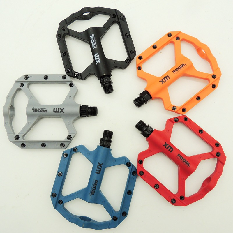 Mountain Bike Pedal/Bicycle Pedal/Nylon Fiber Bearing Pedal/Nylon Housing Spiked Pedal