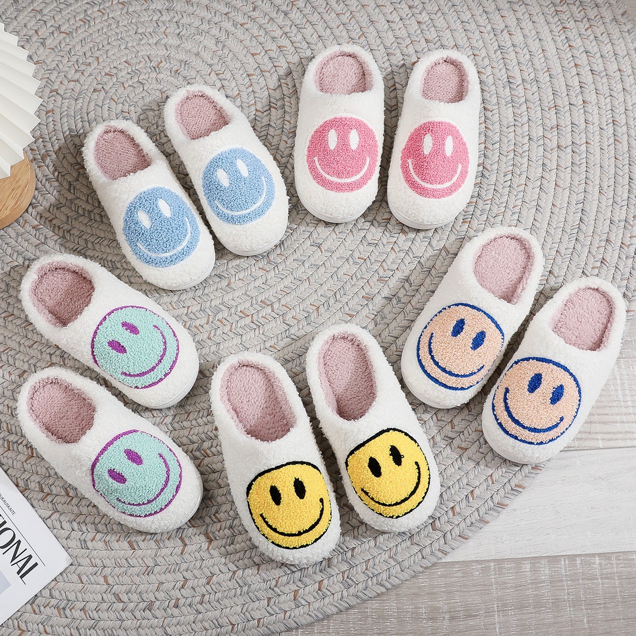 2024 Cross-border Explosions Winter New Children's Smiley Mao Mao Shoes Fashion Mao Drag Girls Wear Casual Cotton Shoes for Children