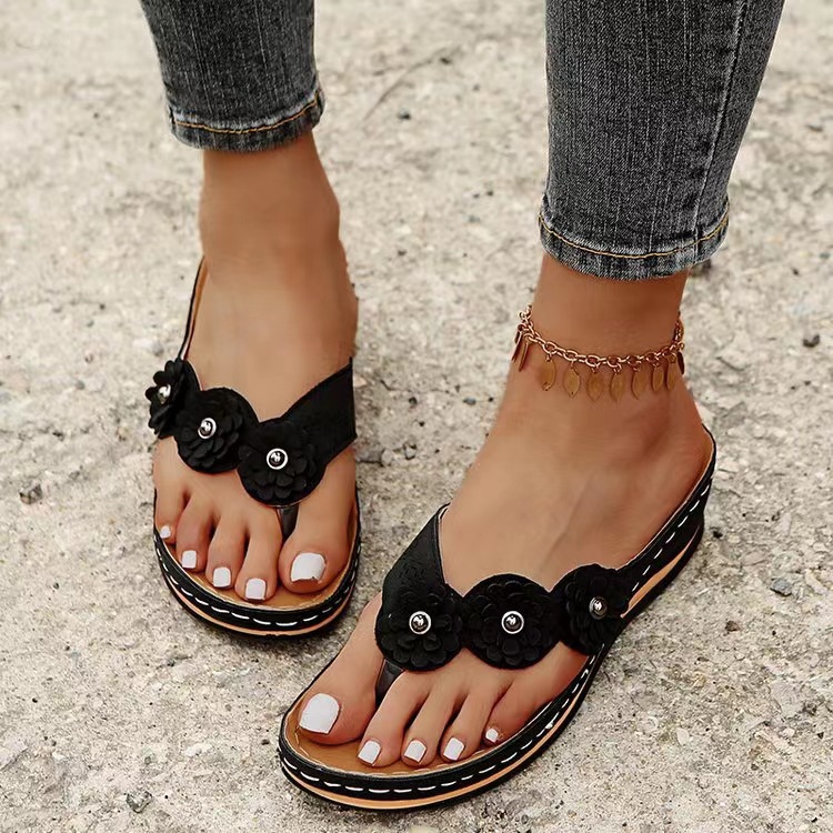 Picture of 2024 Slippers Thick Bottom Flip-Flops Beach Flip-Flops Women's Sandals Slippers Women's Three Flowers Summer New