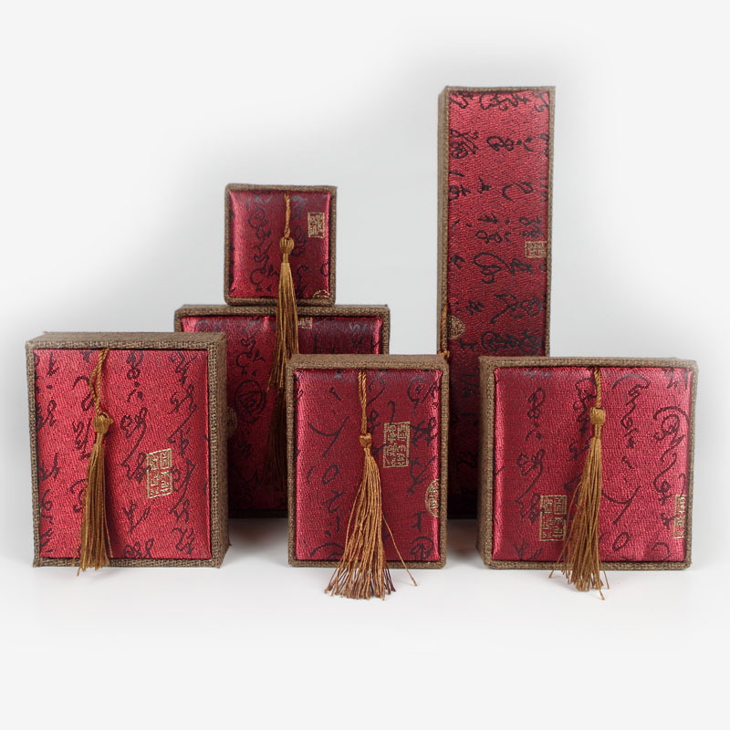 Picture of Retro Linen Tassel Jewelry Box Jewelry Ring Box Buddha Beads Pendant Box Bracelet Bracelet Bracelet Box Wholesale