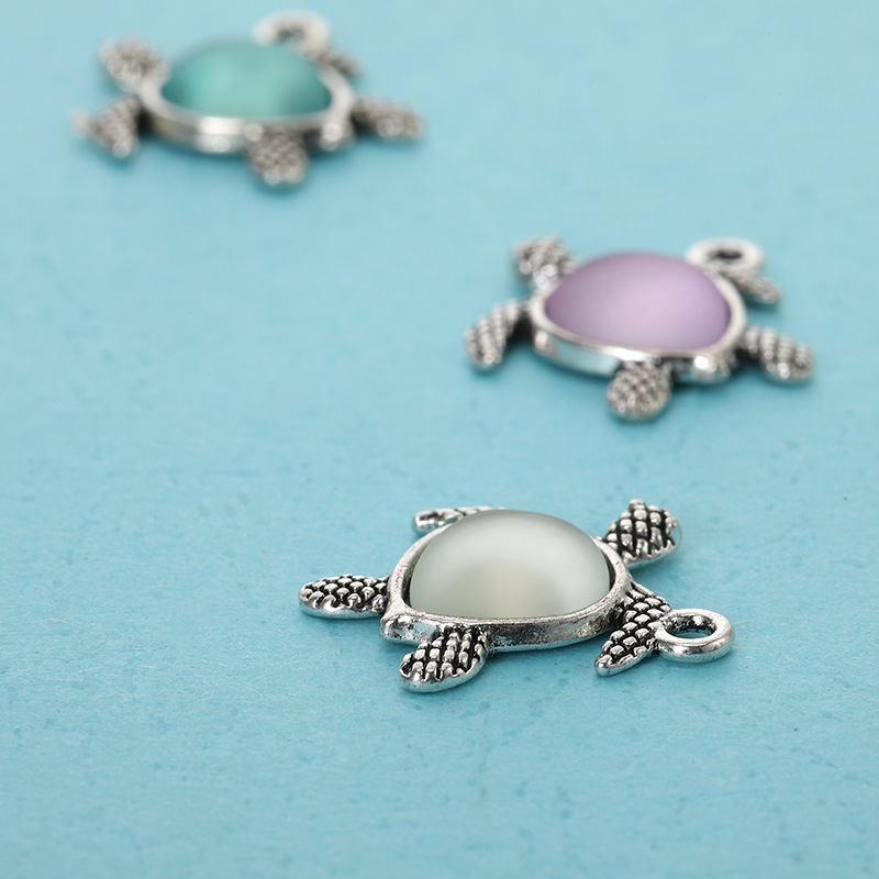 Picture of Foreign trade hot sale retro alloy simulation Diamond tortoise pendant Xizang silver DIY bracelet necklace pendant Accessories Wholesale