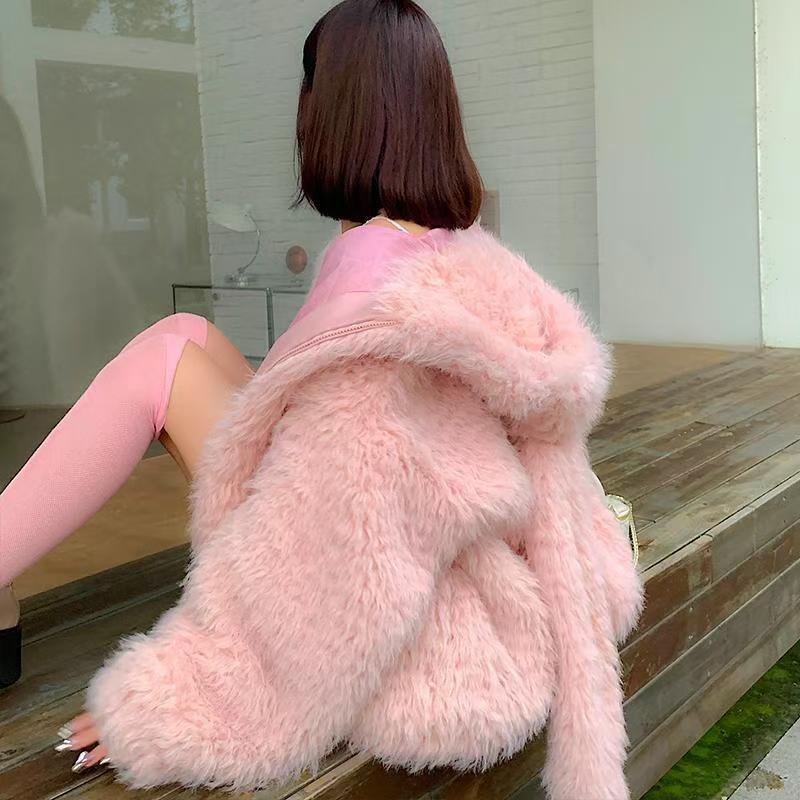 Picture of Imitation Lamb Fur Outwear for Women 2025 Autumn and Winter New Cute Rabbit Ears Loose Thickeneded Fur Outwear