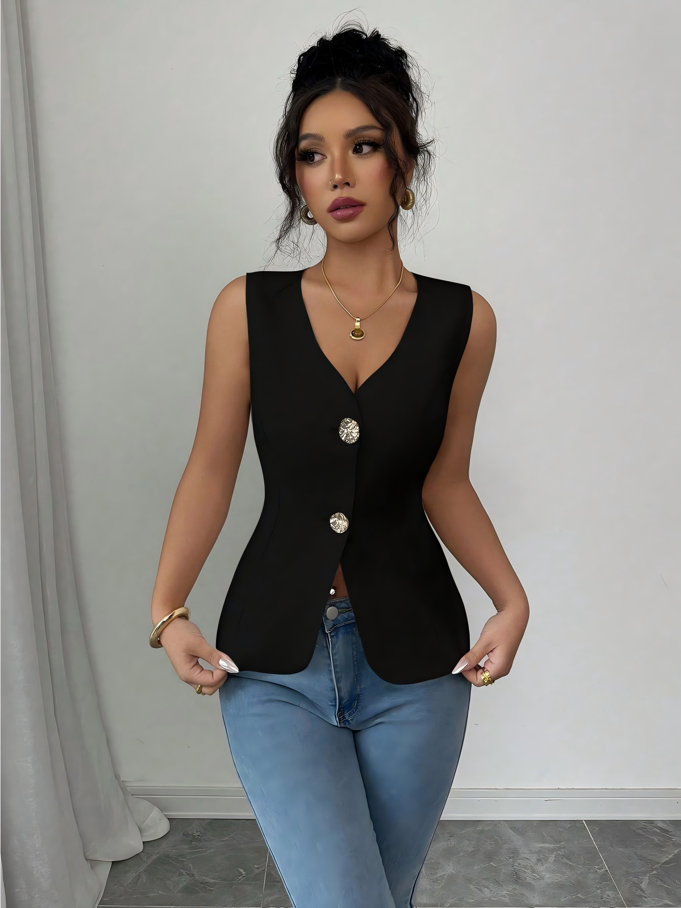 Picture of Cross-border European and American sleeveless top for women, summer new export fashion small tank top, elegant and slimming
