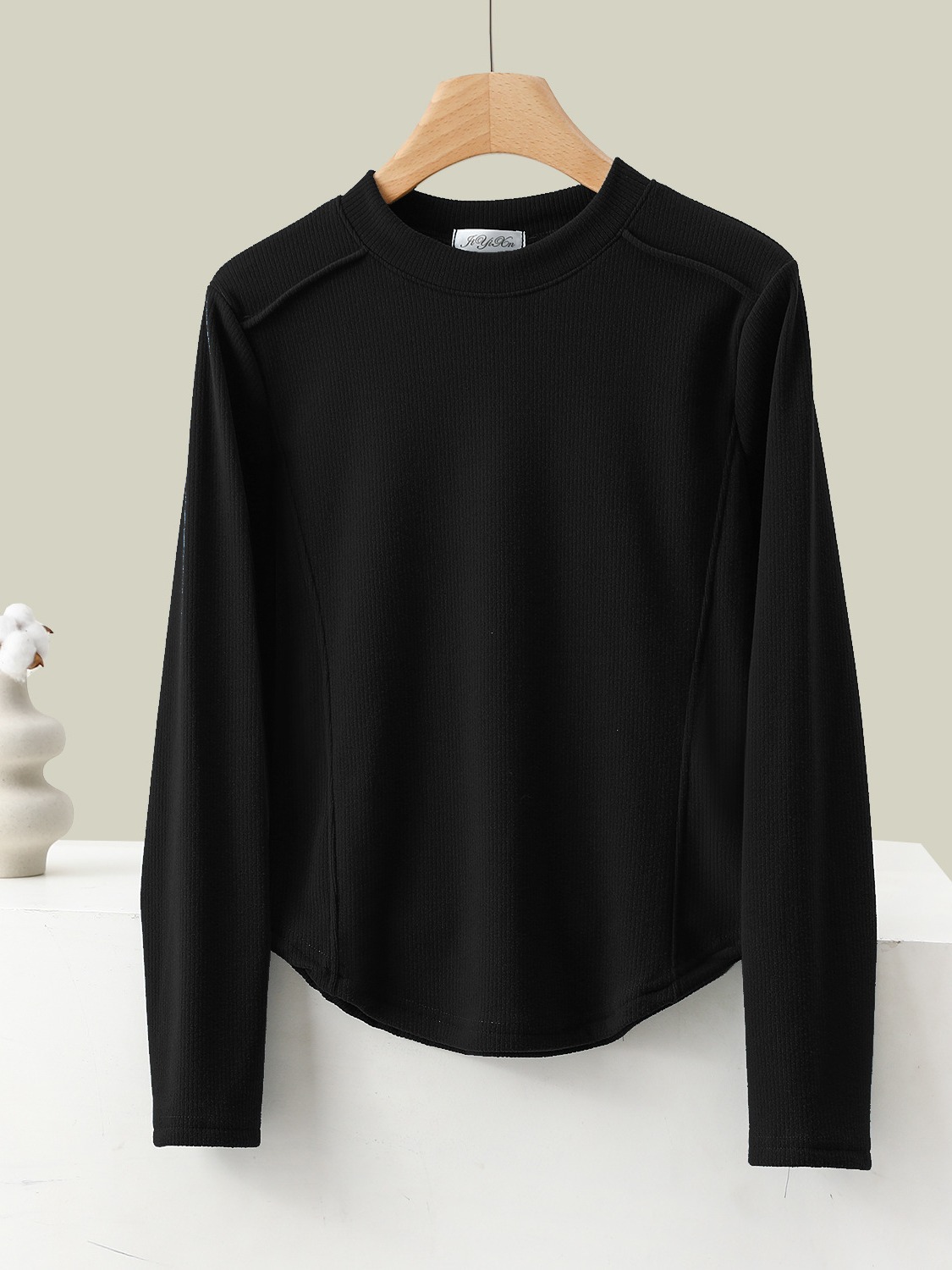 Picture of Round neck long-sleeved T-shirt for women autumn and winter new solid color small shirt loose slimming undershirt top