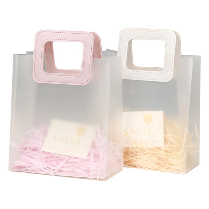 Hand gift bag hand empty box wedding transparent candy box PVC wedding bridesmaid female gift bag small gift bag