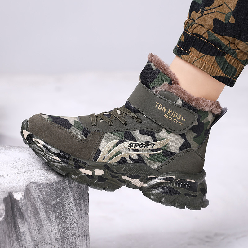 Autumn and winter new children's high-top canvas camouflage cotton shoes large and medium-sized children's outdoor light height to keep warm and comfortable snow