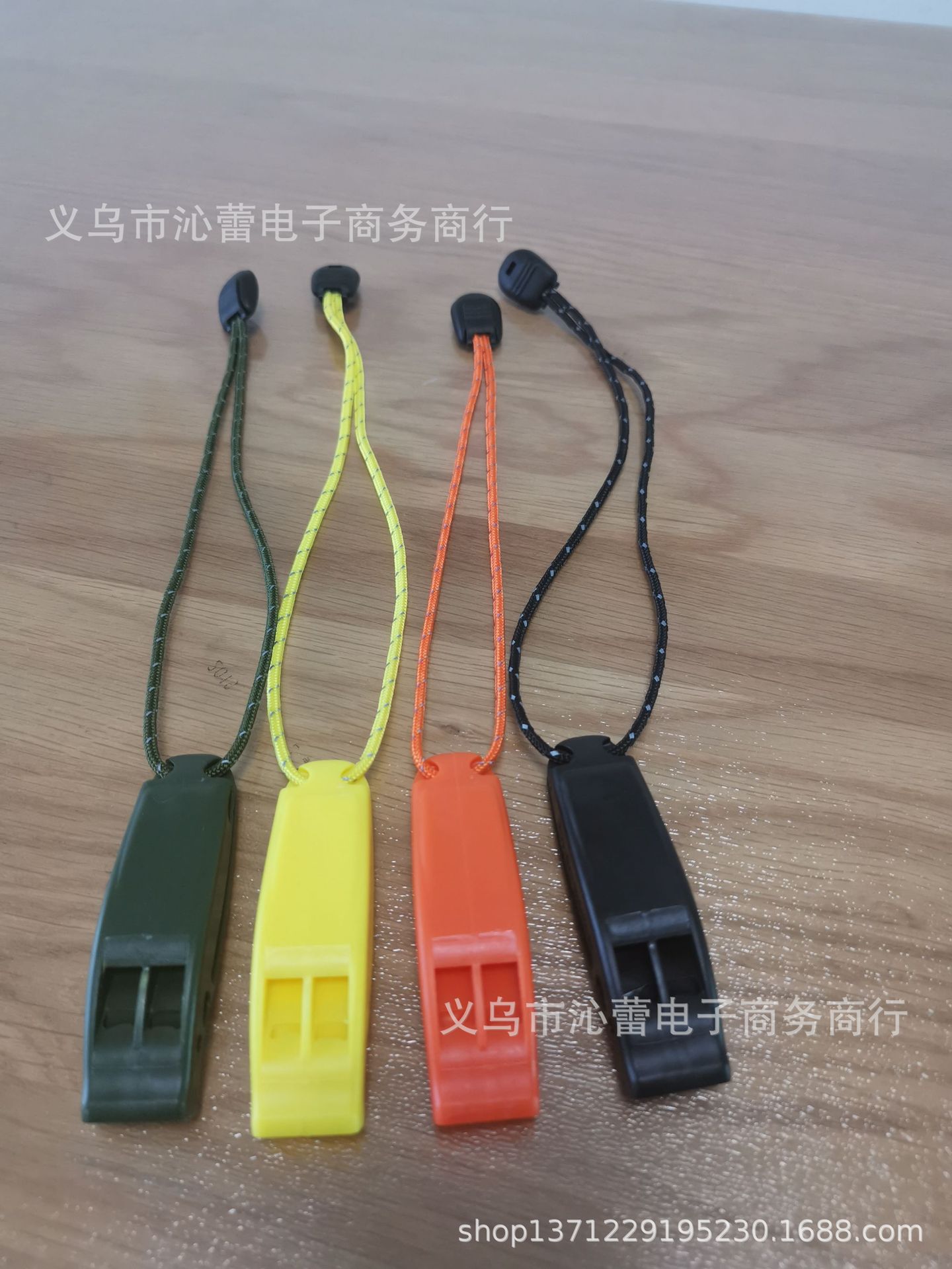 Outdoor first aid survival dual-frequency whistle first aid whistle dual-frequency survival whistle dual-frequency Arc treble whistle