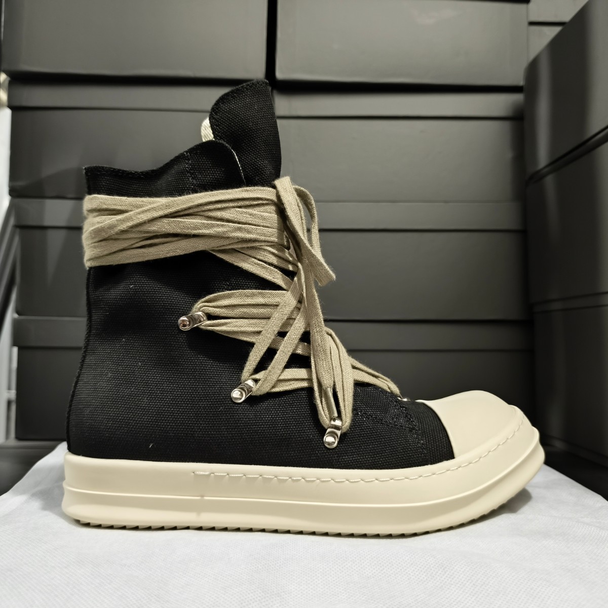 25 Spring and Summer Men's New High Top Strappy Canvas Shoes Breathable, Non-Slip Comfortable and Fashionable Personalized Casual Shoes Men's Board Shoes