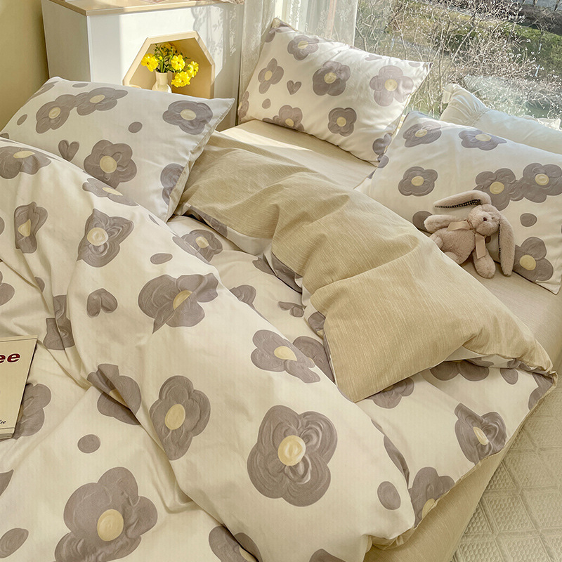 Picture of 2025 New Spring & Fall 60 Small Floral Cotton Four-Piece Set Ins Style Pure Cotton Dormitory Bed Bed Sheets Quilt Cover Three-Piece Set