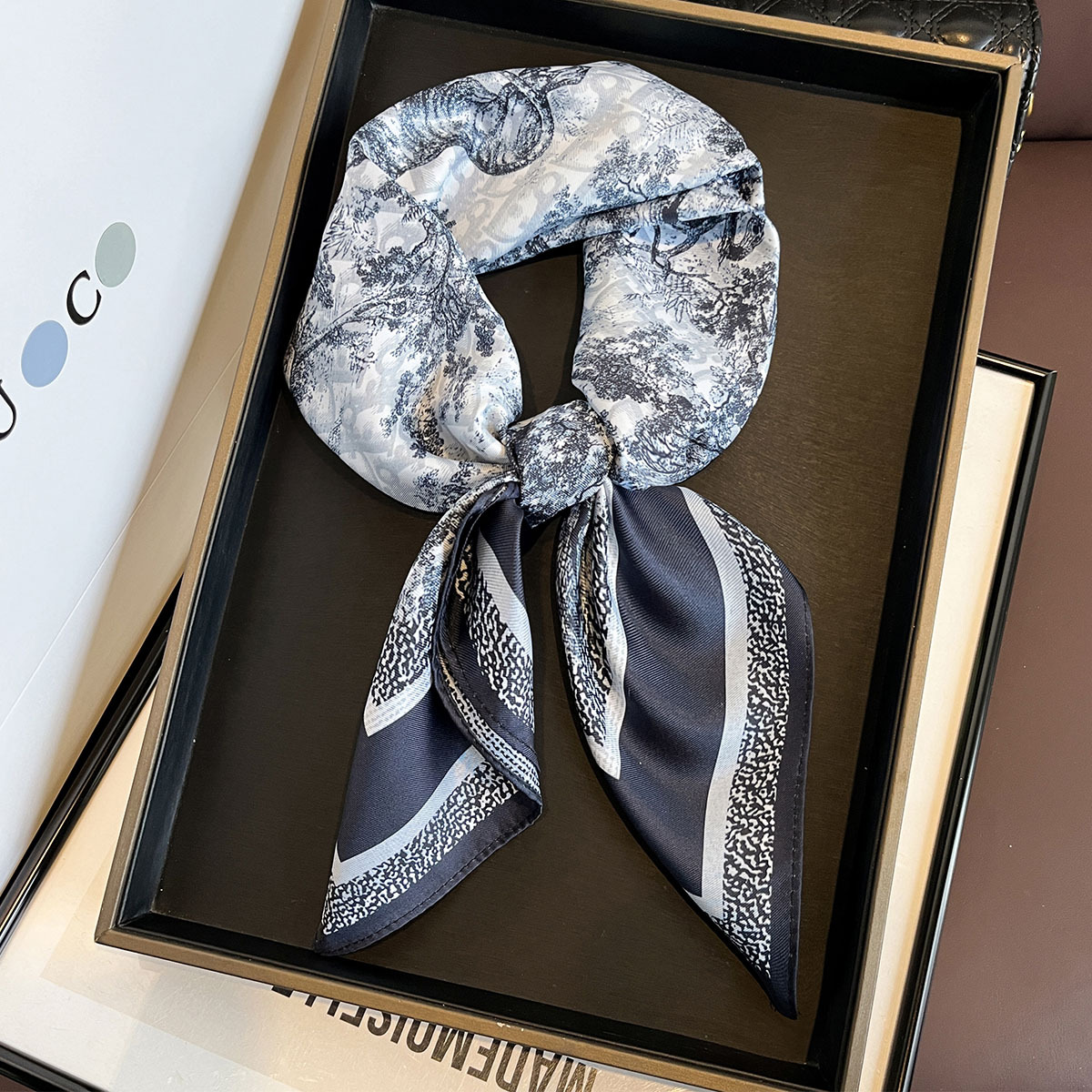 Cross-border Double-sided New Vintage Printed Scarf Korean Style Women's Fashion 70 Square Scarf Scarf Scarf Tie Scarf Professional