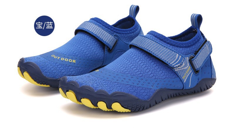 Picture of Children's Beach Shoes Quick-drying Anti-cutting Wading Shoes Anti-slip Swimming Snorkeling Shoes Parent-child Outdoor Tracing Shoes