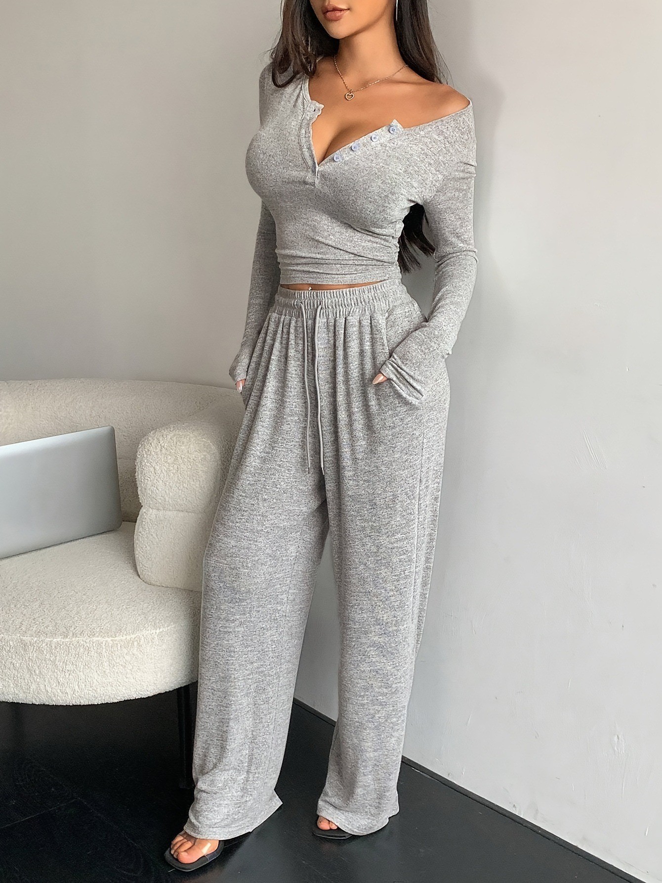 Picture of 2024 Europe and the United States cross-border autumn new suit long sleeve with buckle solid color tights jacket plus trousers two-piece women