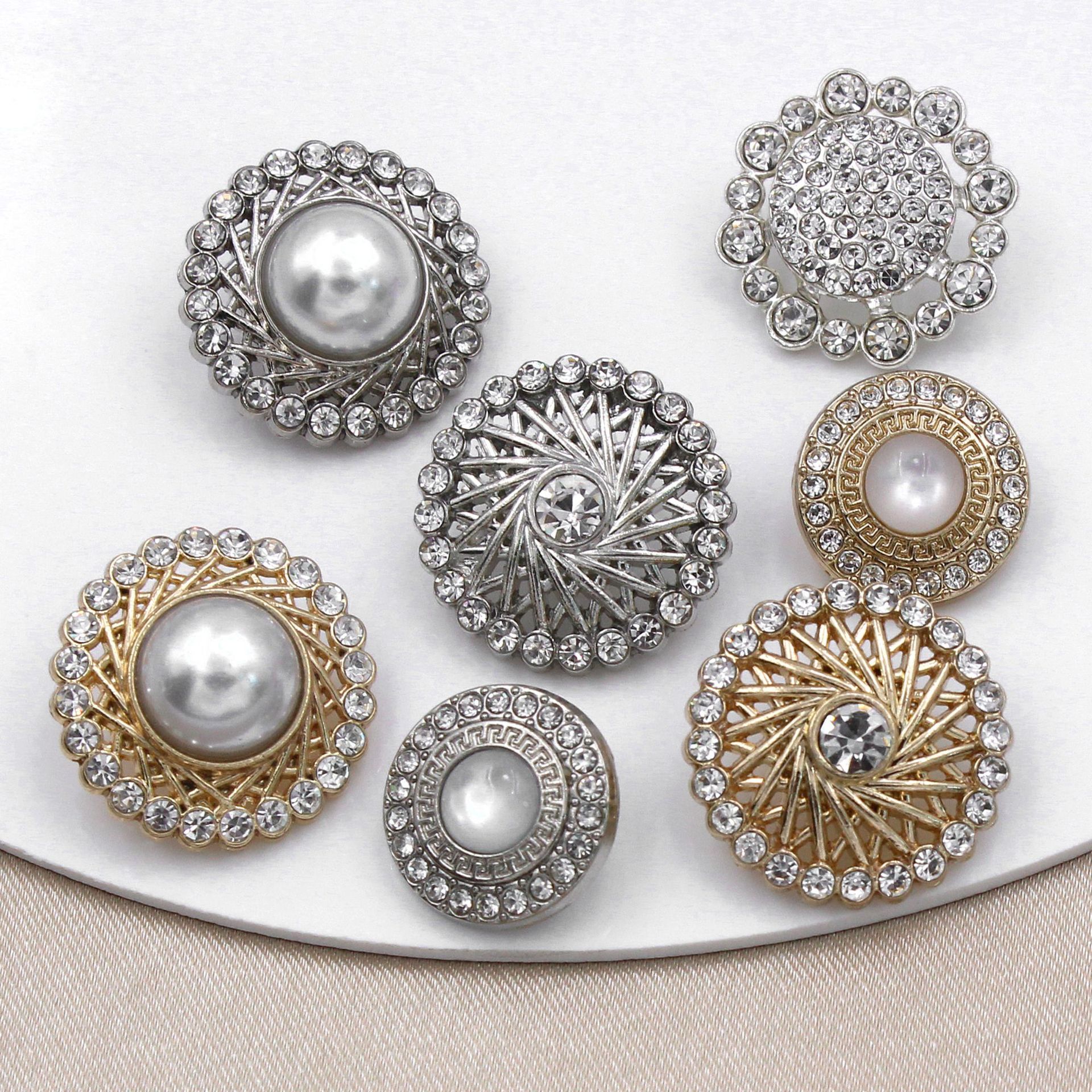quarterly hot boutique xiaoxiang style metal ground floor empty round diamond pearl buttons clothing accessories