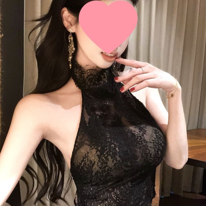 Sexy Black Halter Neck Tank Top for Women in Autumn with Lace Splicing, Slim Fit, Pure Desire Style, Short Base Top