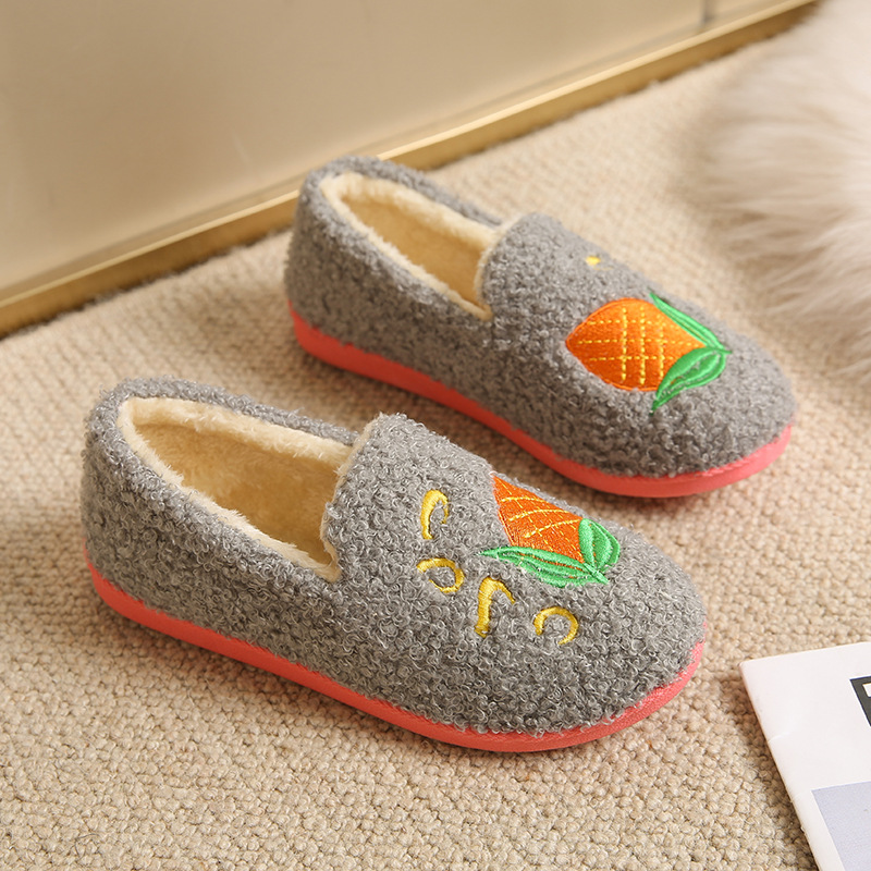 Picture of 2025 Winter New Old Beijing Cloth Shoes Women's Indoor Home Cotton Slippers Slip-on Comfortable Casual Soft Sole Cotton Shoes