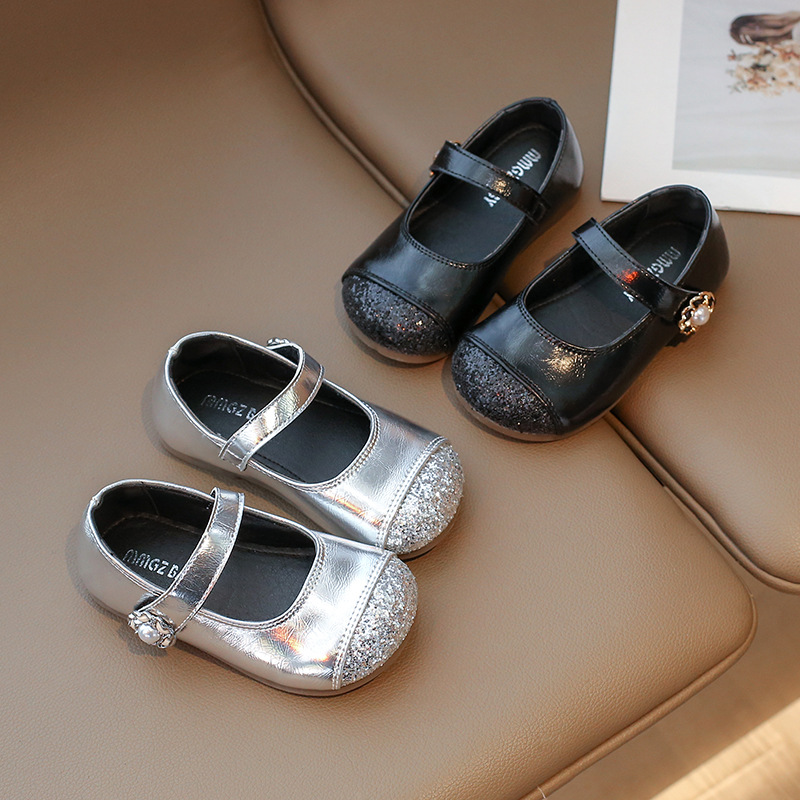 Girl's Shoes 2025 Spring and Autumn New Korean Style Girl's Performance Sequin Princess Shoes Children's Fashion Pearl Buckle Small Leather Shoes