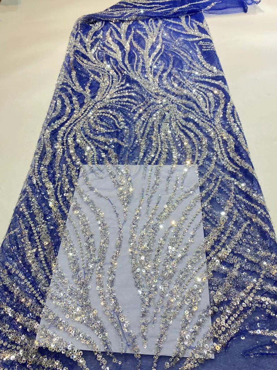 Classic V-shaped positioning beaded embroidery European and American dress fashion French wedding dress lace mesh fabric