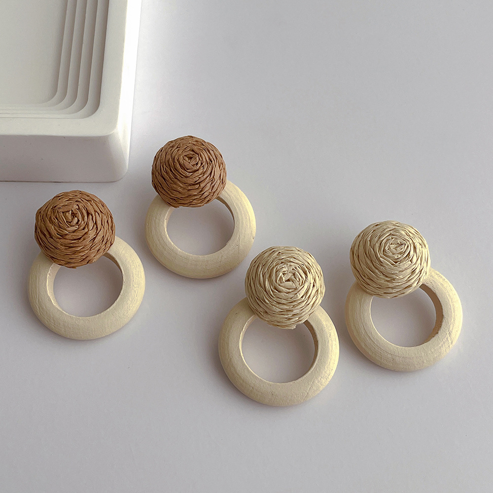 European and American Exaggerated Holiday Style Raffia Wooden Earrings Women's Natural Woven Rattan Geometric Round Earrings Ear Jewelry