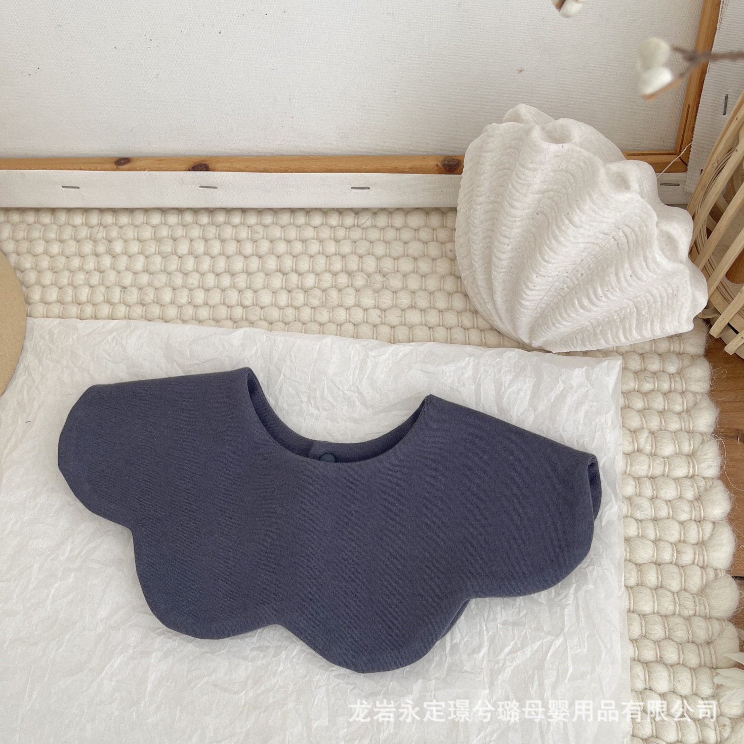 Picture of Korean version of Morandi solid color baby saliva towel cotton petal bib double-sided solid color bib