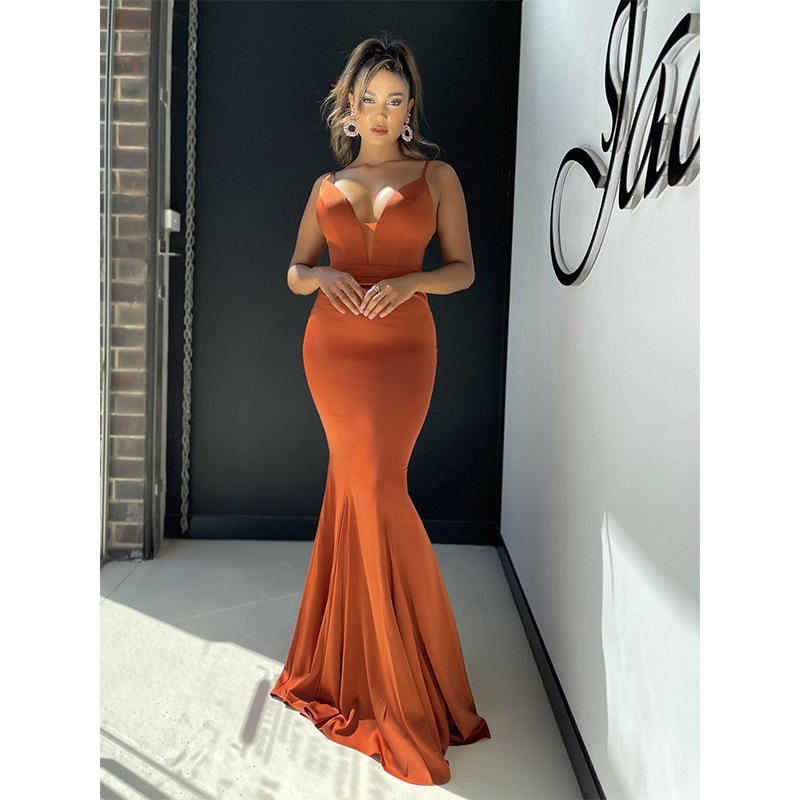 Catwalk style sexy hot girl backless suspender dress popular European and American women's tight fishtail dress solid color new evening dress