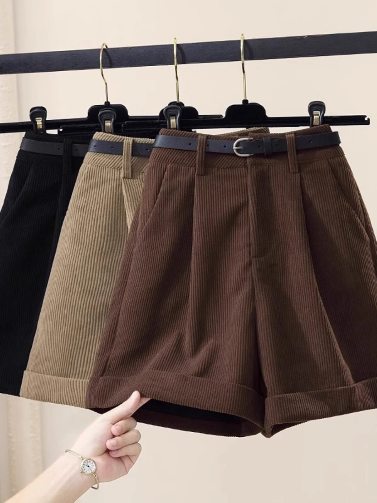 Corduroy Shorts Women's High Waist Slimming brown Wide Leg Pants Fashionable Korean Style Casual Pants Design Sense Curled Boots Trendy
