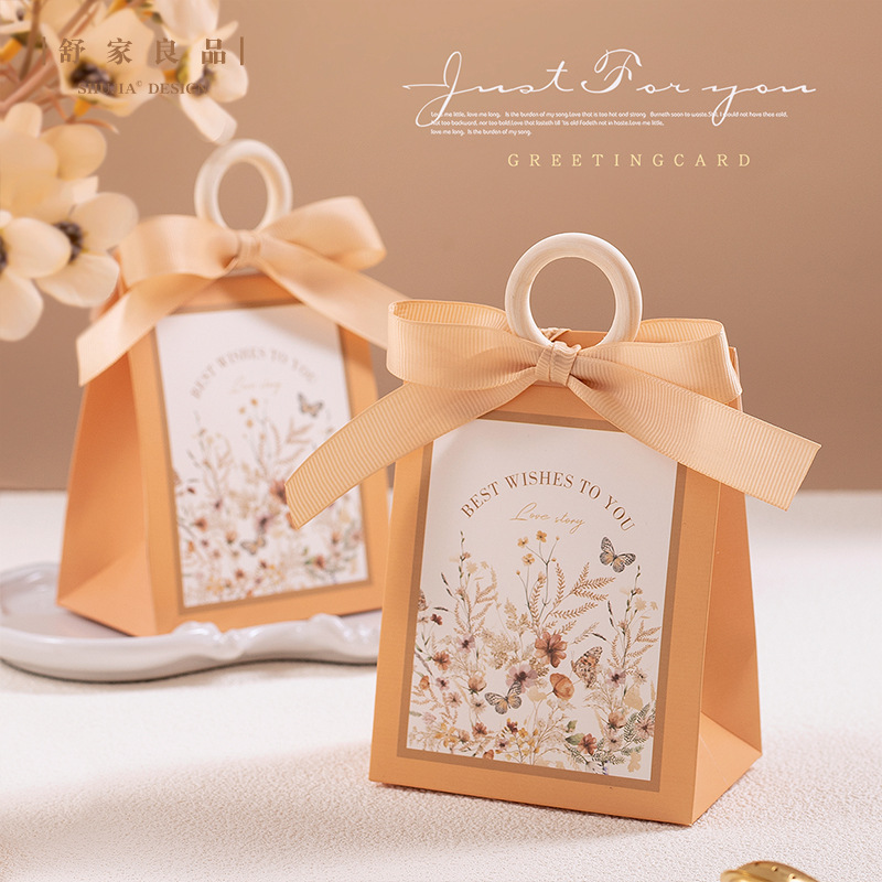 Picture of Little Red Book Same Wedding Wedding Candy Box Engagement Table Candy Candy Box Candy Packaging Box Hand Fold Empty Box