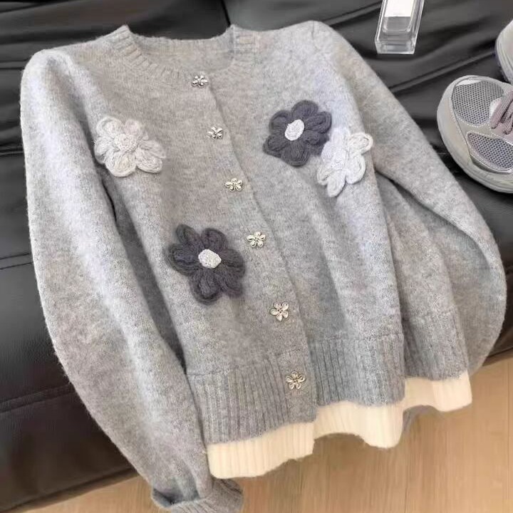 Design high-end temperament, handmade flower knitted cardigan, soft and glutinous, small short gray sweater, women's autumn and winter