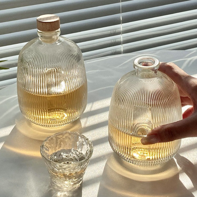 Picture of Lengcui glass bottle vertical stripe glass homemade fruit wine bottle small wine bottle oven sub-packaging container coffee bottle wholesale