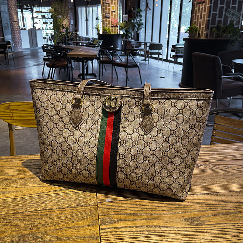 2025 New Mommy Tote Bag Women's Large Capacity Autumn and Winter High-Quality Shoulder Tote Bag Large Bag