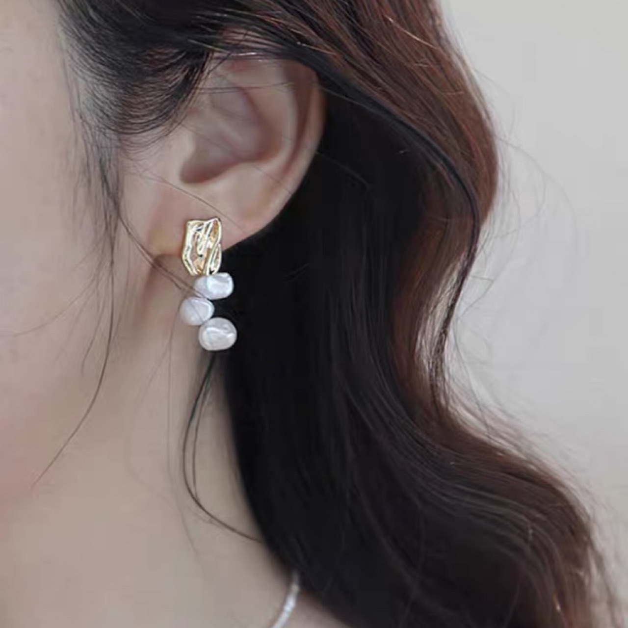 Natural keshi broken silver petal baroque pearl stud earrings design personality metal ins style little women's silver needle
