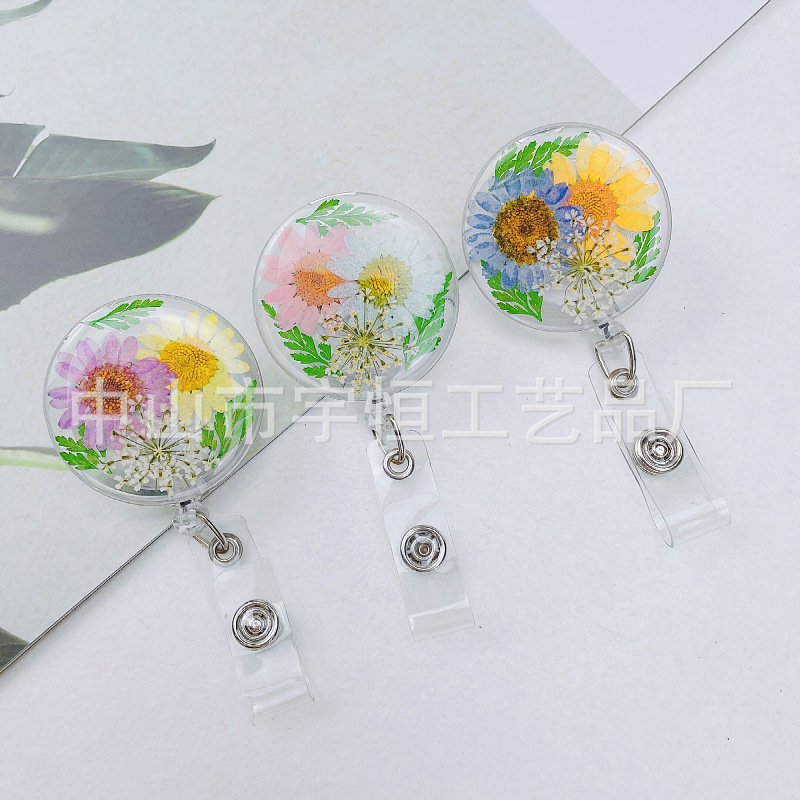 2022 Cross-border Dried Flower Easy Pull Button Real Flower Transparent 360-degree Easy Pull Doctor Nurse Scroll Badge