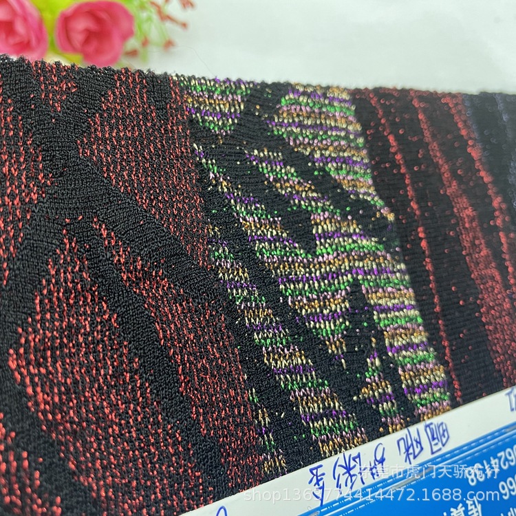Spot supply of knitted nylon gold and silver thread bright silk cloth 180g grid pastoral style retro style bright silk cloth