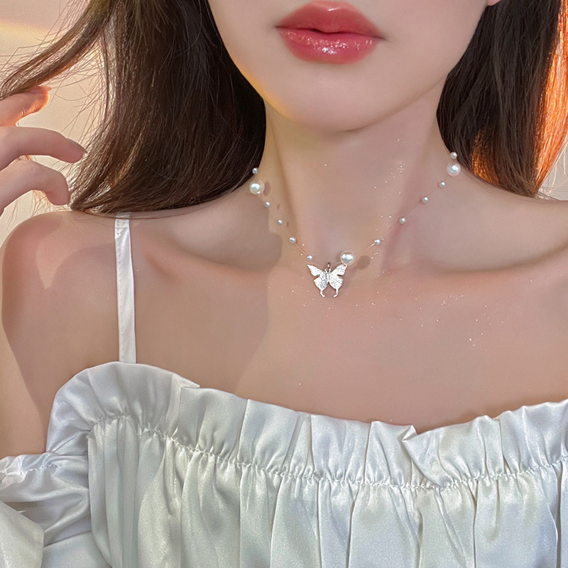 Imitation Pearl Butterfly Necklace Female Niche Design Sense Fashion Light Luxury Necklace ins Style Cyber Celebrity All-match Collarbone Chain