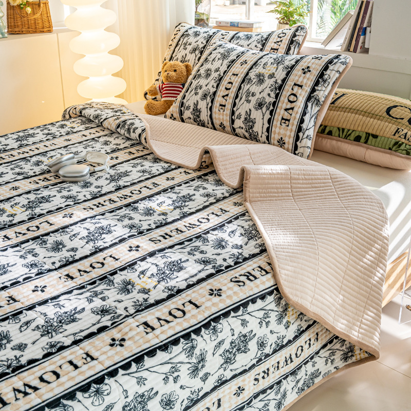 Picture of Milk Velvet Bed Cover Three-Piece Set, Class a Maternal and Infant Grade, Autumn and Winter Single Quilted Non-Slip Bed Sheet, Coral Velvet Kang Cover, Thickened